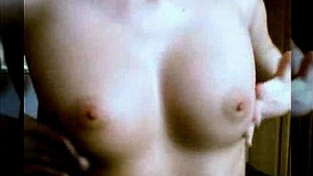 18 year old babe shows her body