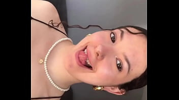 Morrita de 18 a ntilde os la chupa bien con esa lengua